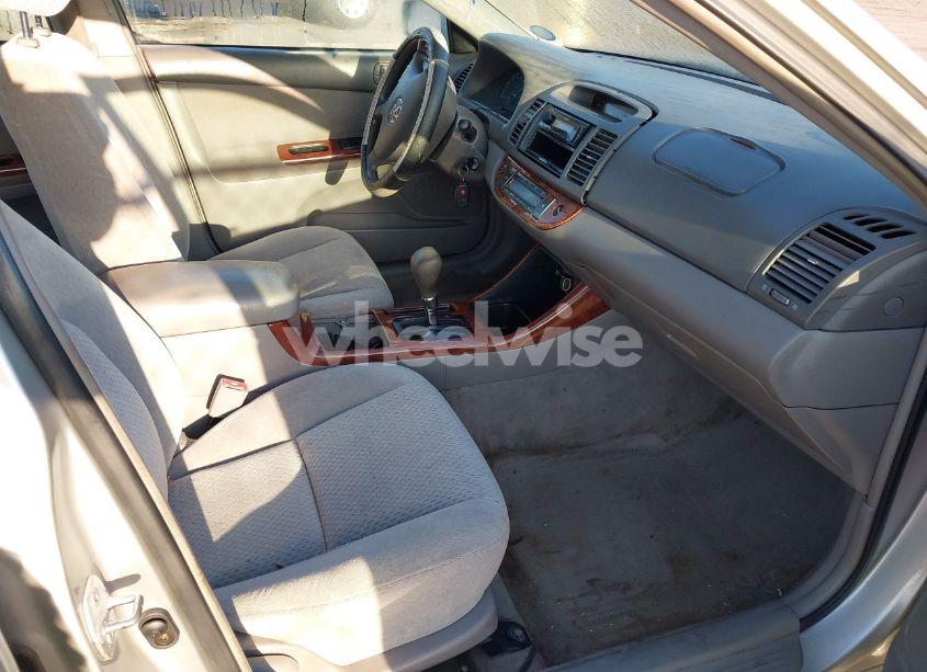 Photo 5 of 2003 Toyota Camry XLE (VIN 4T1BE32K33U734909)