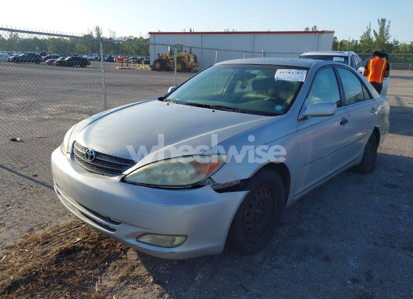 Photo 6 of 2003 Toyota Camry XLE (VIN 4T1BE32K33U734909)