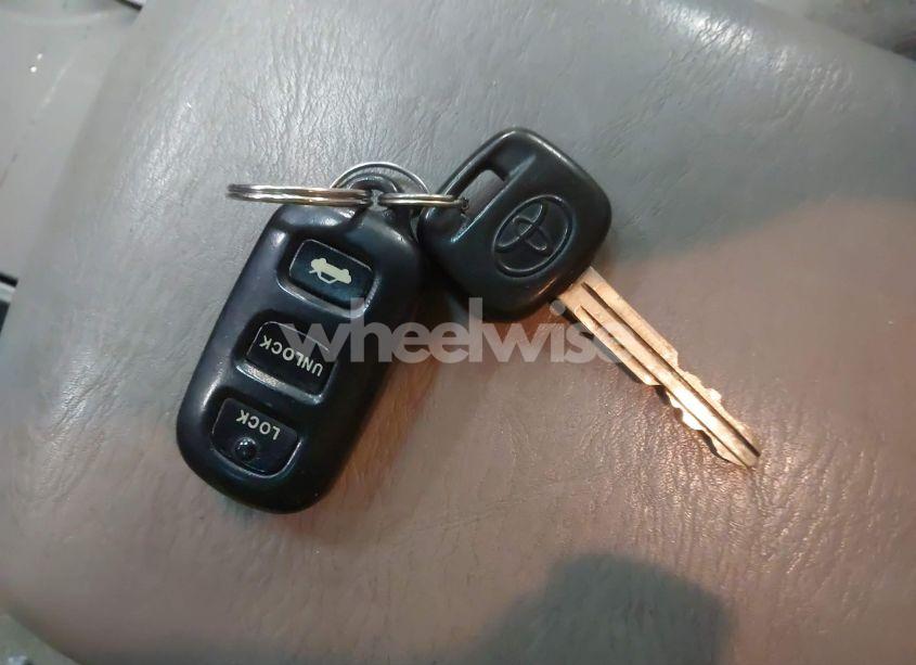 Photo 11 of 2003 Toyota Camry LE (VIN 4T1BE32K33U743805)