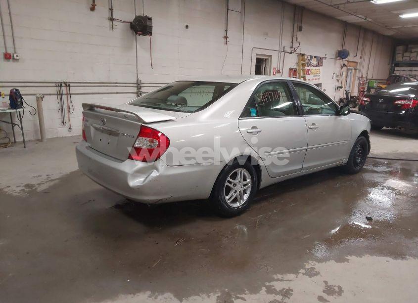Photo 4 of 2003 Toyota Camry LE (VIN 4T1BE32K33U743805)