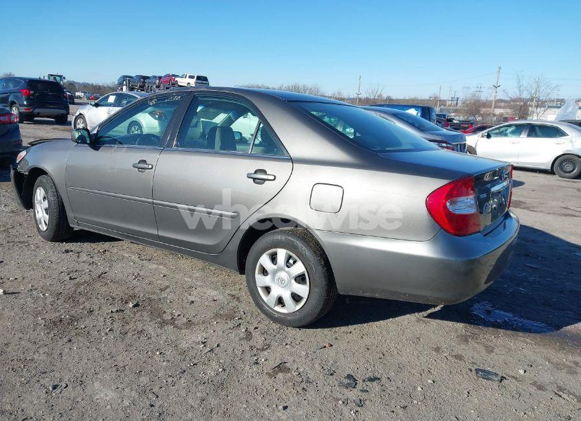 Photo 3 of 2003 Toyota Camry LE (VIN 4T1BE32K33U745778)