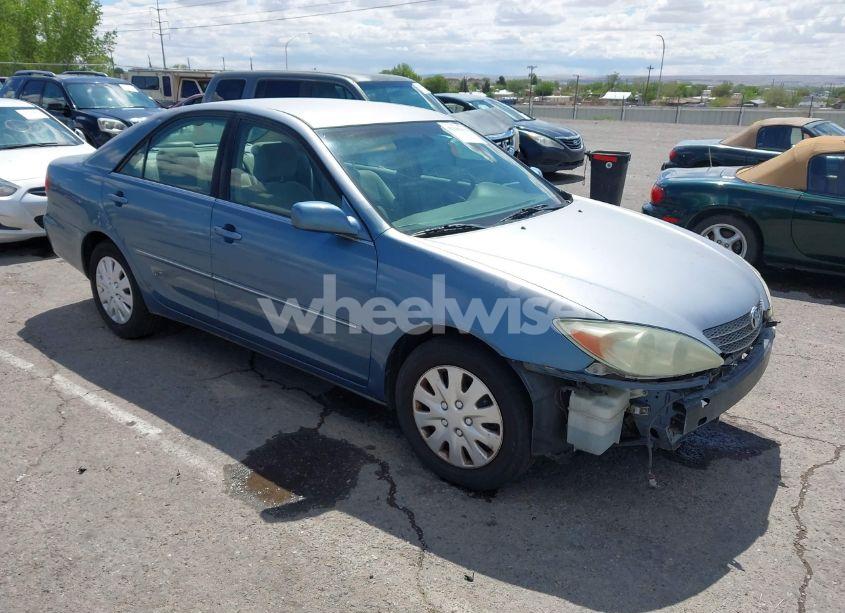2003 Toyota Camry XLE (VIN 4T1BE32K33U765142) main photo