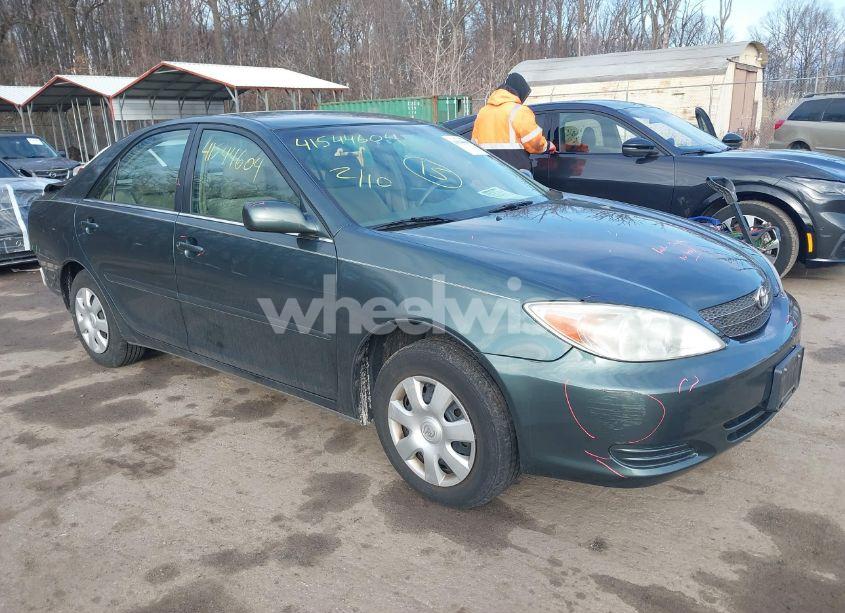 2003 Toyota Camry LE (VIN 4T1BE32K33U783236) main photo