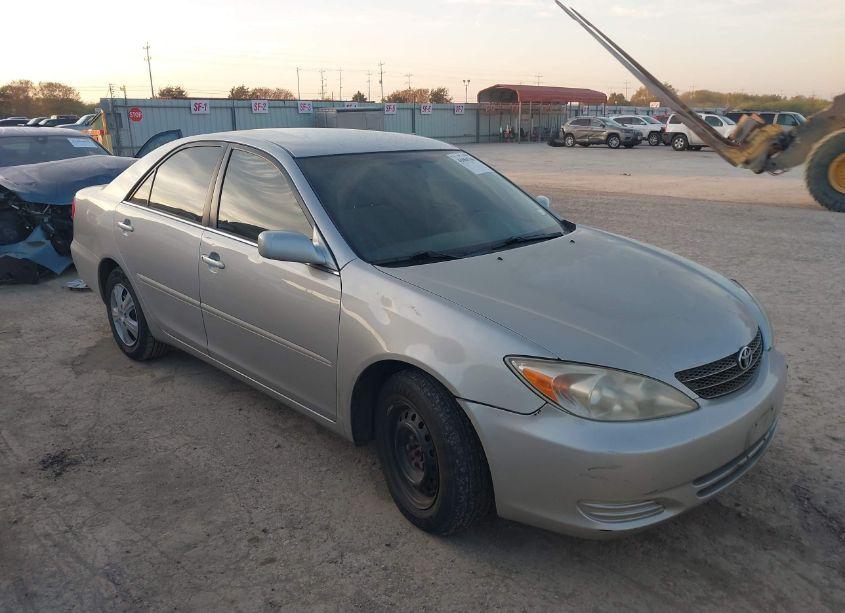 2004 Toyota Camry LE (VIN 4T1BE32K34U341171) main photo