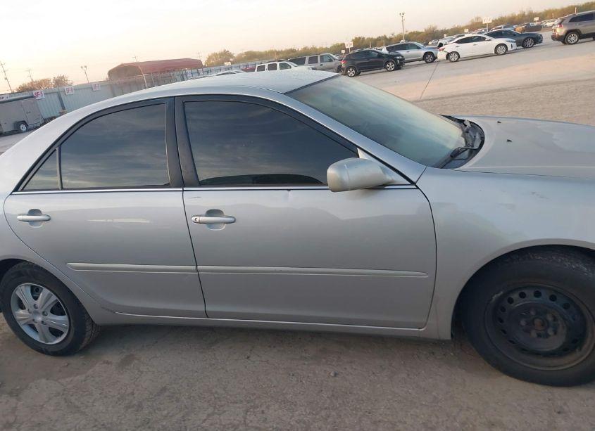 Photo 13 of 2004 Toyota Camry LE (VIN 4T1BE32K34U341171)