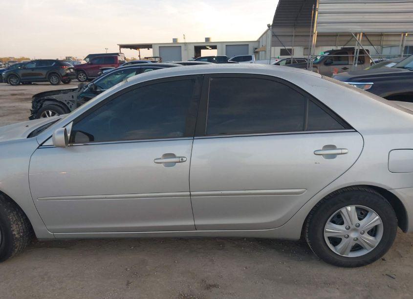 Photo 14 of 2004 Toyota Camry LE (VIN 4T1BE32K34U341171)