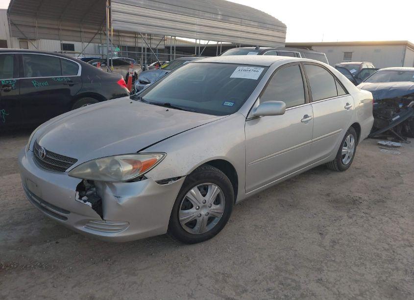 Photo 2 of 2004 Toyota Camry LE (VIN 4T1BE32K34U341171)