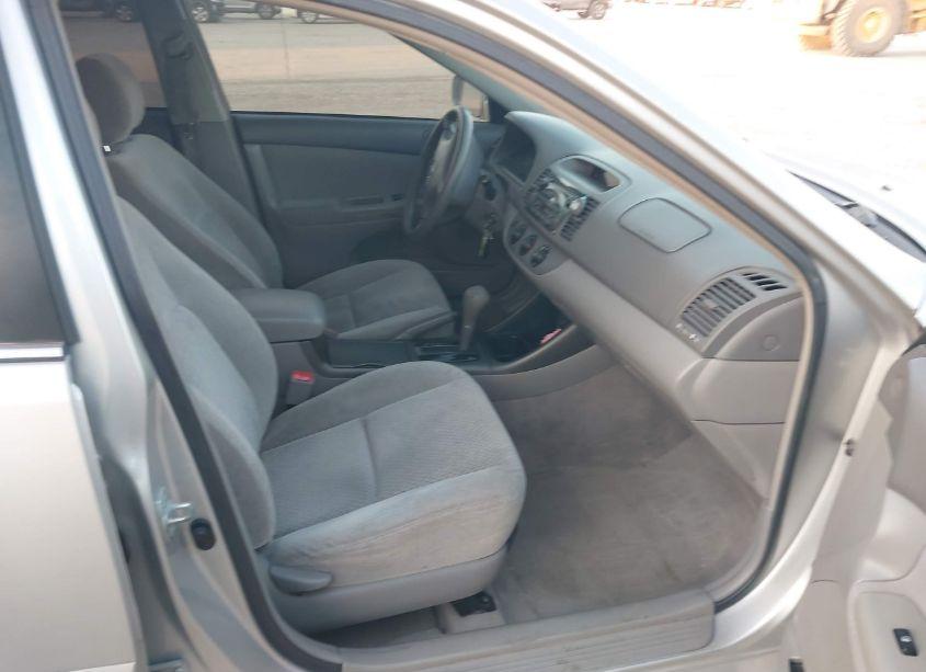 Photo 5 of 2004 Toyota Camry LE (VIN 4T1BE32K34U341171)