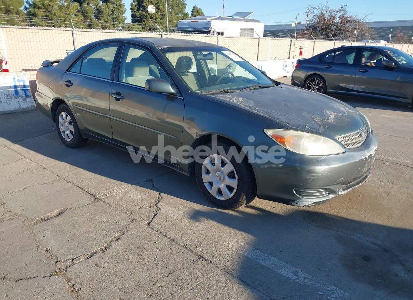 2004 Toyota Camry LE (VIN 4T1BE32K34U341946) main photo