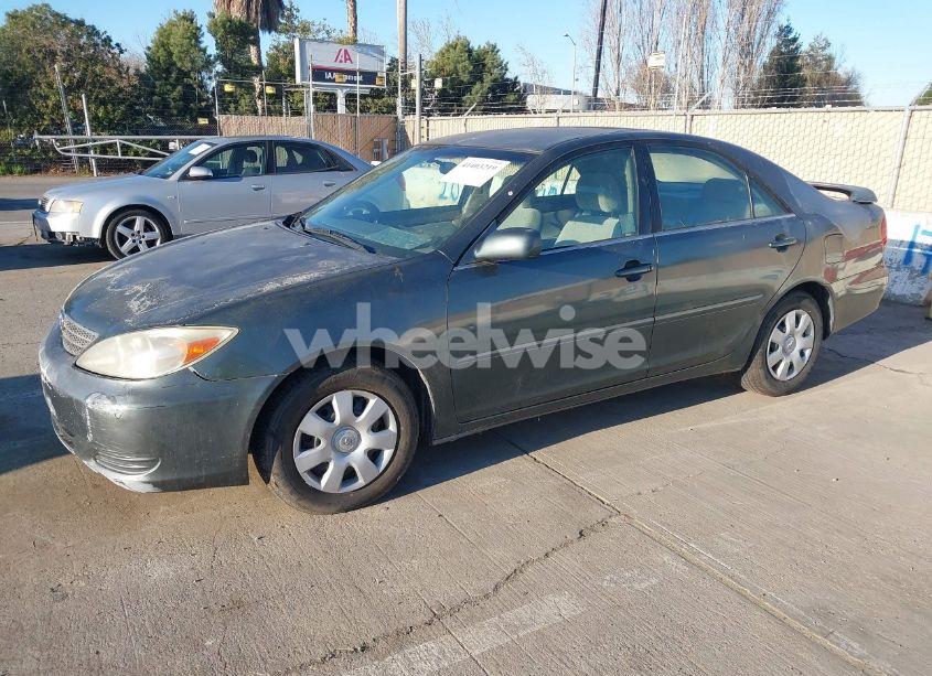 Photo 2 of 2004 Toyota Camry LE (VIN 4T1BE32K34U341946)