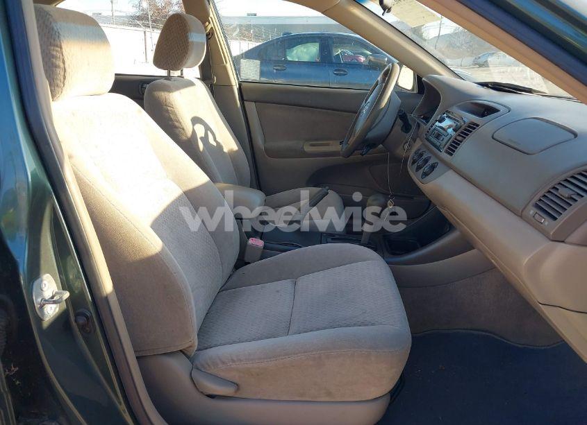 Photo 5 of 2004 Toyota Camry LE (VIN 4T1BE32K34U341946)