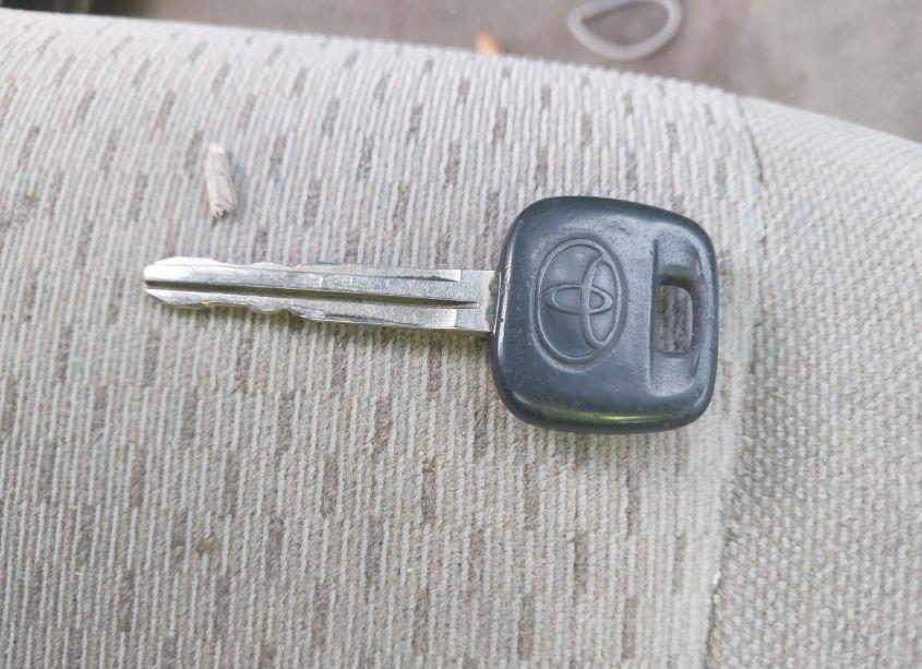 Photo 11 of 2004 Toyota Camry LE (VIN 4T1BE32K34U358066)