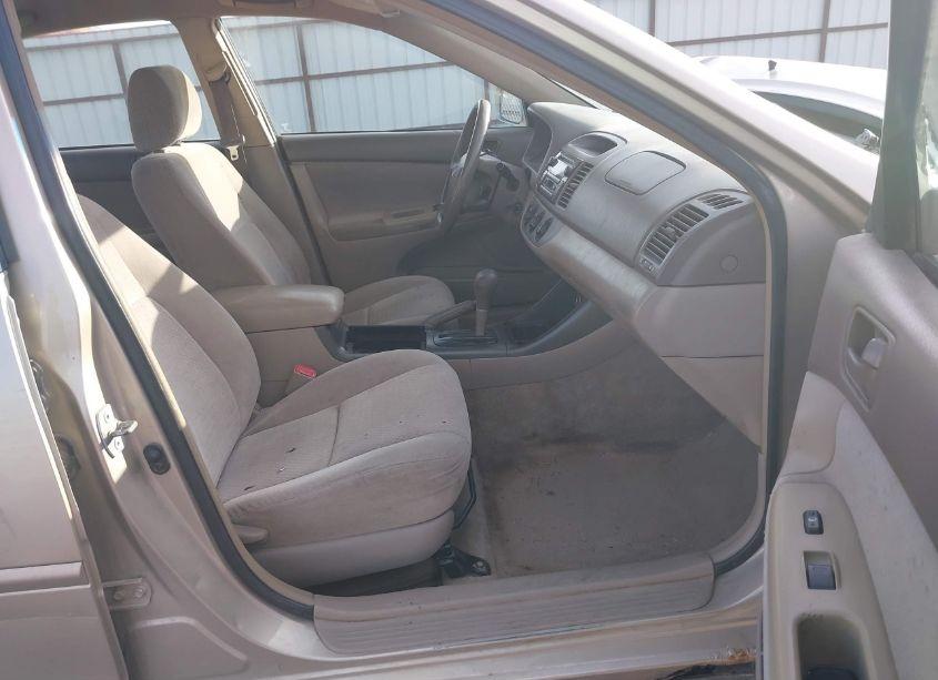 Photo 5 of 2004 Toyota Camry LE (VIN 4T1BE32K34U358066)