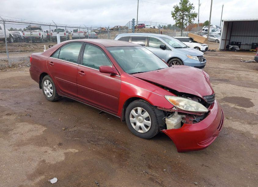 2004 Toyota Camry LE (VIN 4T1BE32K34U361615) main photo