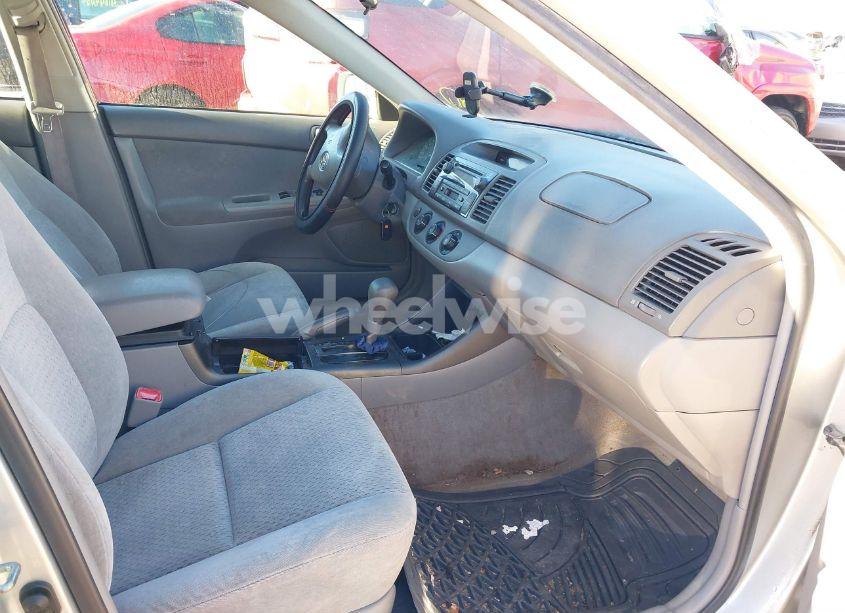 Photo 5 of 2004 Toyota Camry LE (VIN 4T1BE32K34U376616)