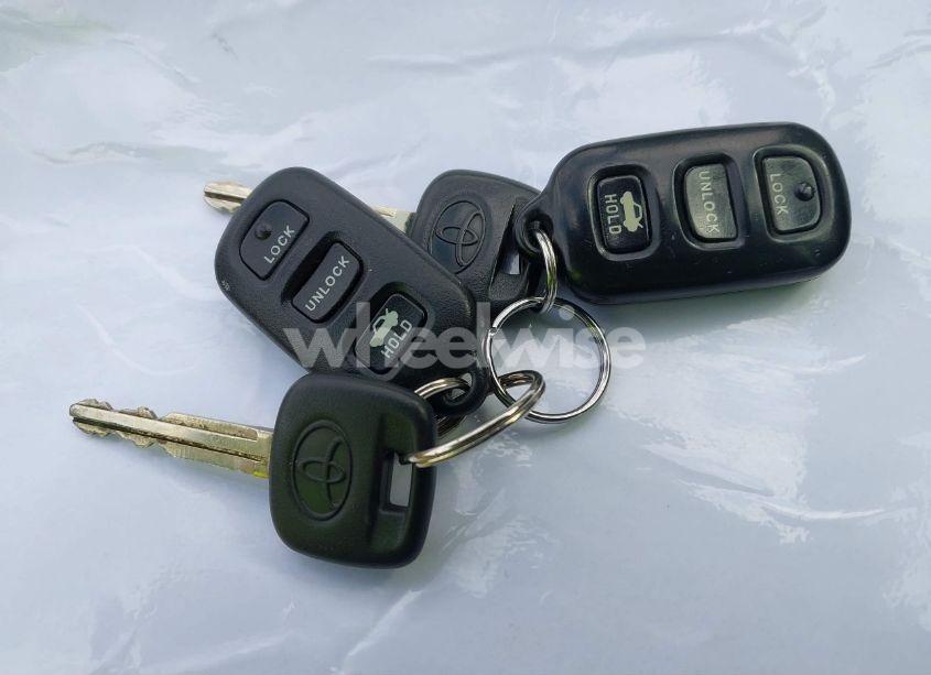 Photo 11 of 2004 Toyota Camry LE (VIN 4T1BE32K34U827463)