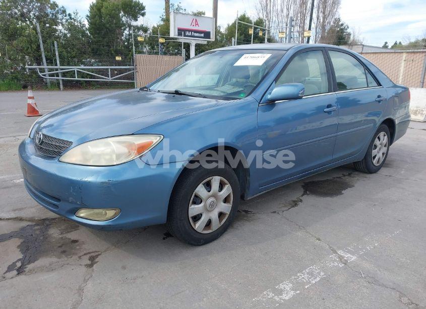 Photo 2 of 2004 Toyota Camry LE (VIN 4T1BE32K34U827463)