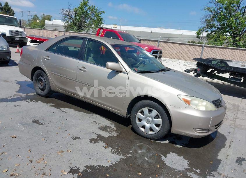 2004 Toyota Camry LE (VIN 4T1BE32K34U837359) main photo