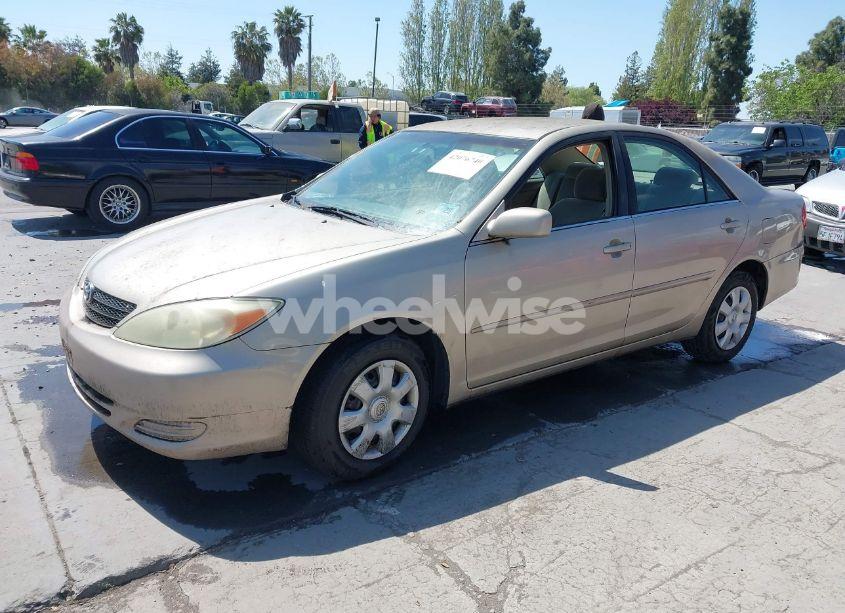 Photo 2 of 2004 Toyota Camry LE (VIN 4T1BE32K34U837359)