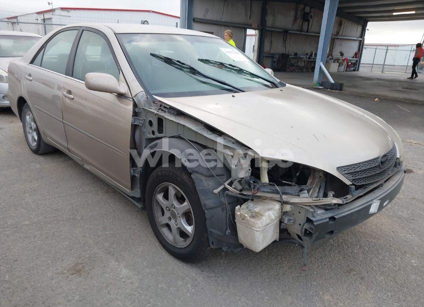 2004 Toyota Camry LE (VIN 4T1BE32K34U848913) main photo