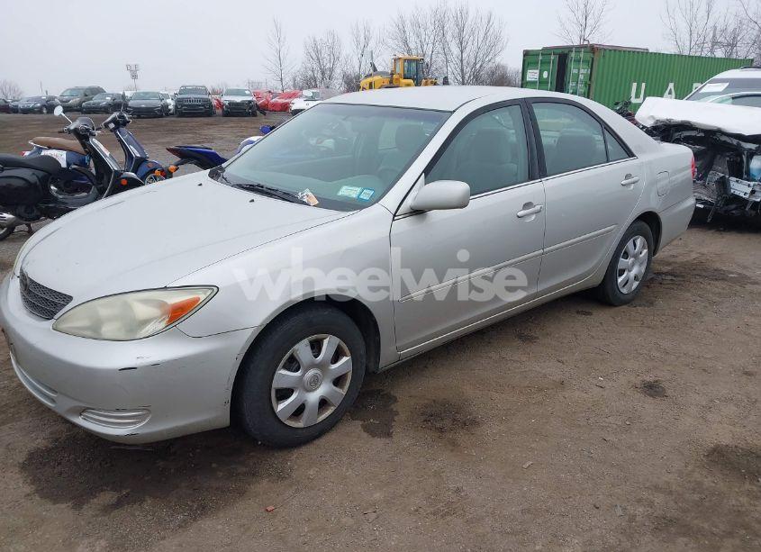 Photo 2 of 2004 Toyota Camry LE (VIN 4T1BE32K34U862147)