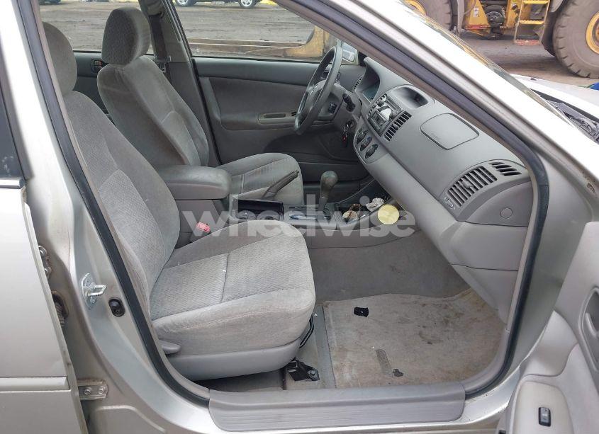 Photo 5 of 2004 Toyota Camry LE (VIN 4T1BE32K34U862147)