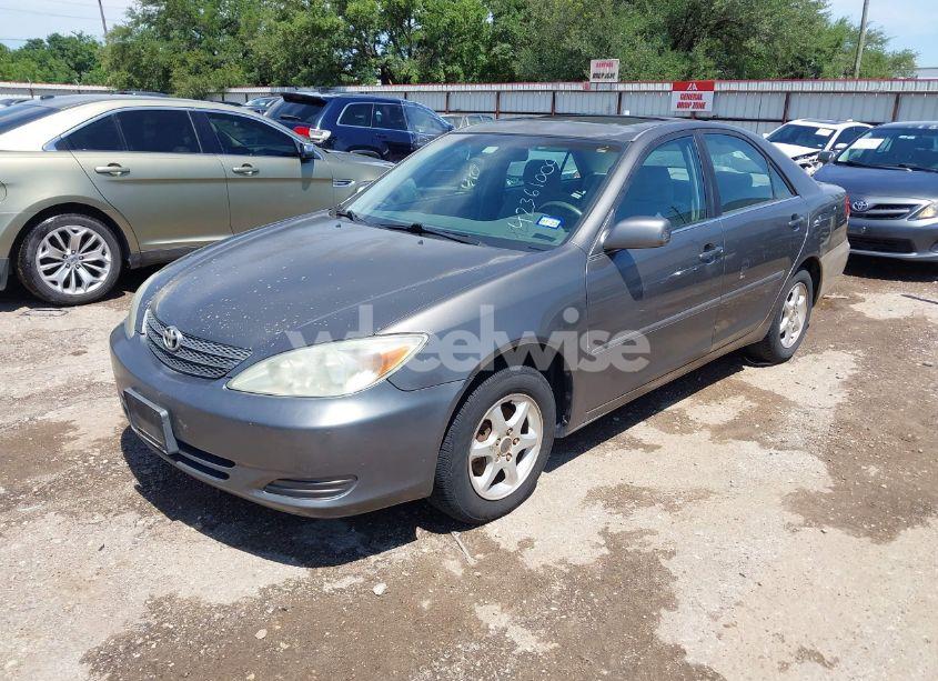 Photo 2 of 2004 Toyota Camry LE (VIN 4T1BE32K34U862696)