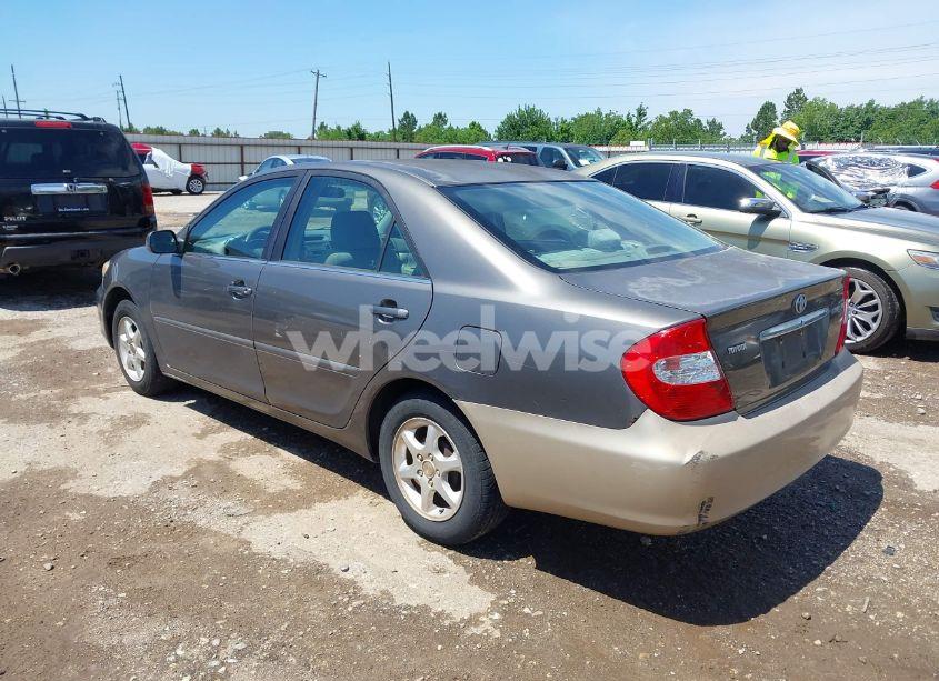 Photo 3 of 2004 Toyota Camry LE (VIN 4T1BE32K34U862696)