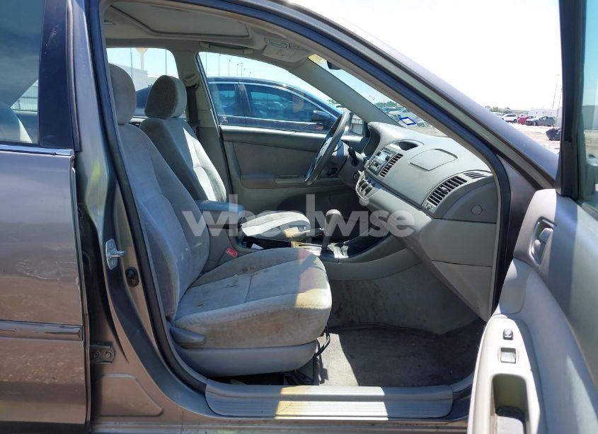 Photo 5 of 2004 Toyota Camry LE (VIN 4T1BE32K34U862696)