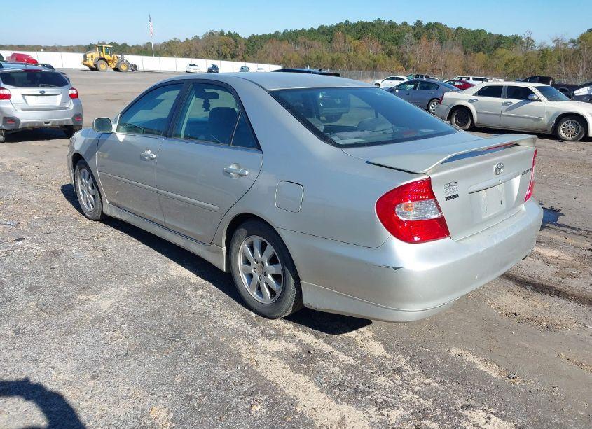 Photo 3 of 2004 Toyota Camry SE (VIN 4T1BE32K34U901786)