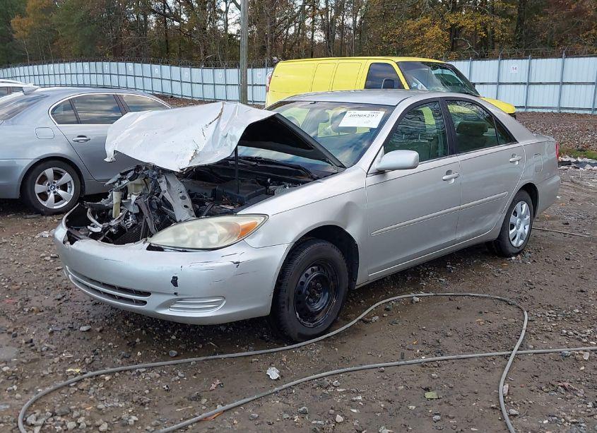 Photo 2 of 2004 Toyota Camry LE (VIN 4T1BE32K34U915199)