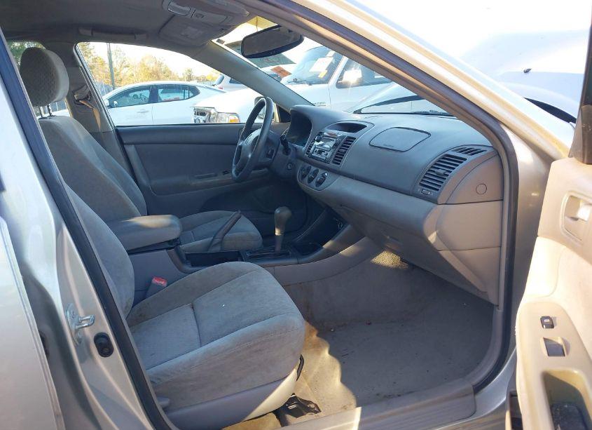 Photo 5 of 2004 Toyota Camry LE (VIN 4T1BE32K34U915199)