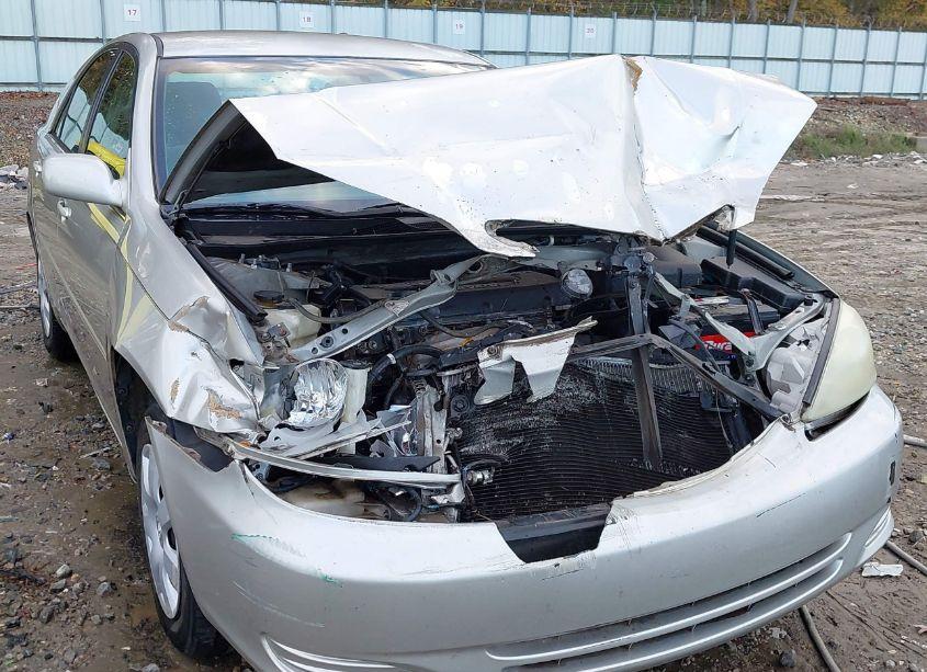 Photo 6 of 2004 Toyota Camry LE (VIN 4T1BE32K34U915199)