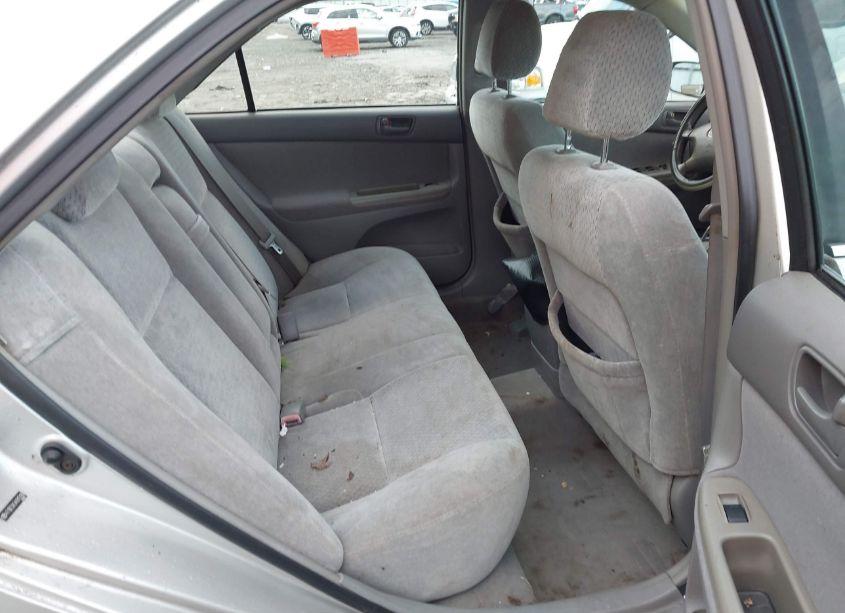 Photo 8 of 2004 Toyota Camry LE (VIN 4T1BE32K34U915199)