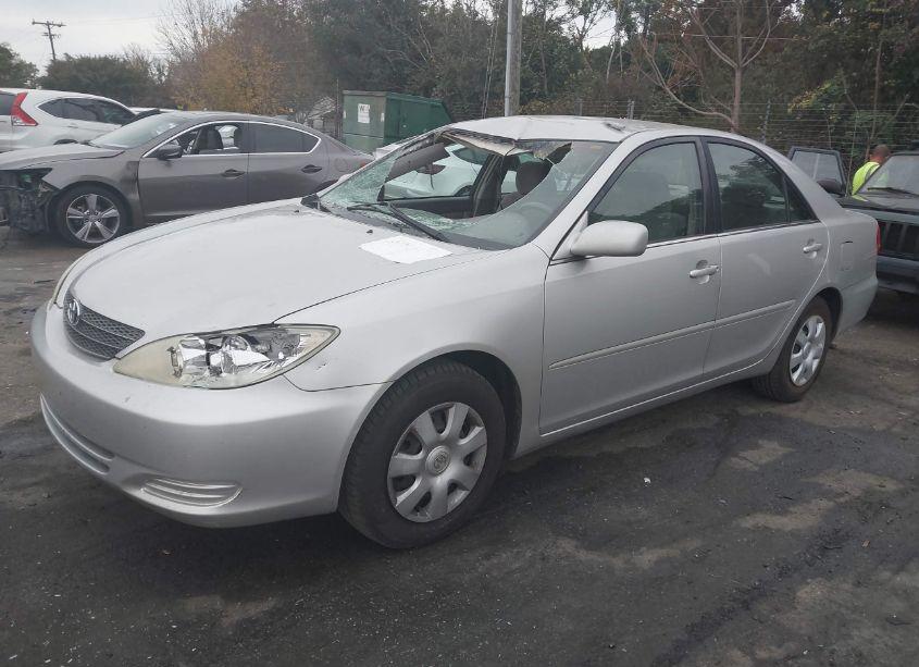 Photo 2 of 2004 Toyota Camry LE (VIN 4T1BE32K34U925120)