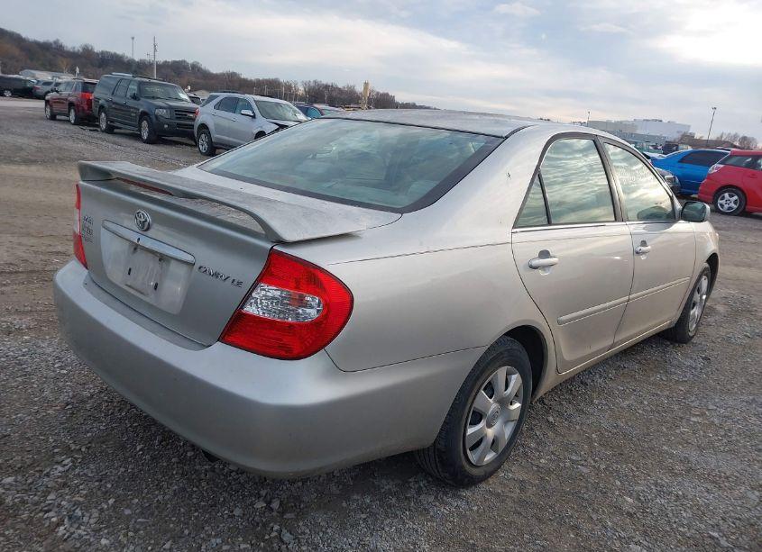 Photo 4 of 2004 Toyota Camry LE (VIN 4T1BE32K34U935789)