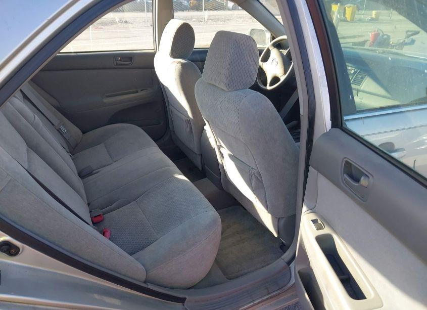 Photo 8 of 2004 Toyota Camry LE (VIN 4T1BE32K34U935789)