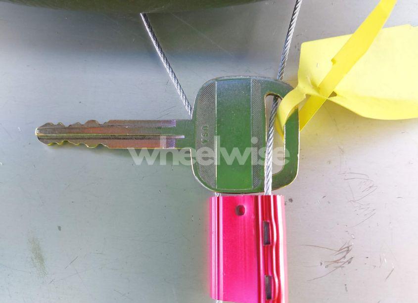 Photo 11 of 2005 Toyota Camry LE (VIN 4T1BE32K35U003867)