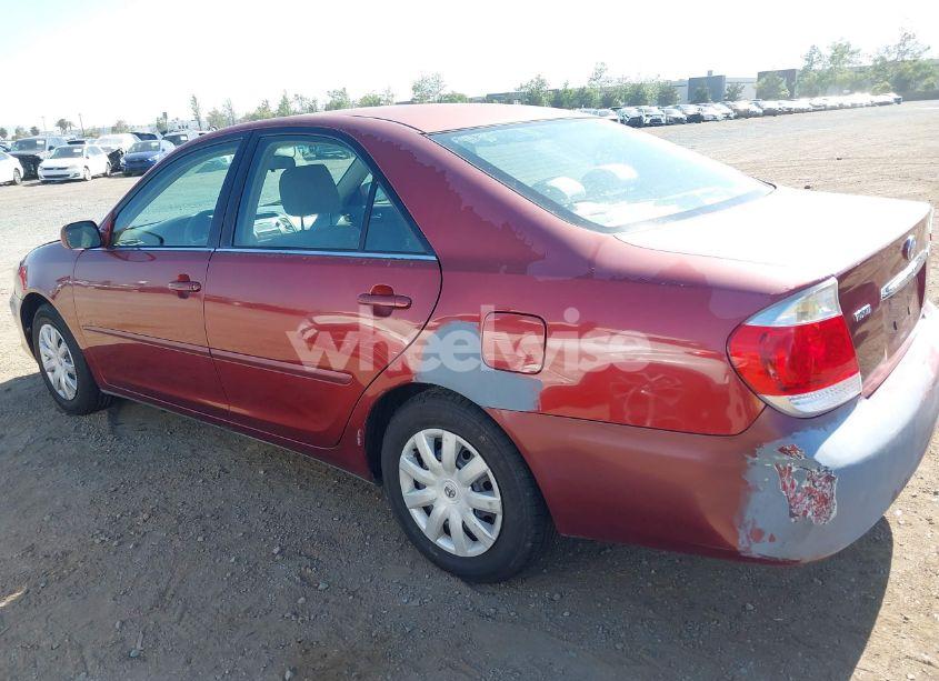 Photo 3 of 2005 Toyota Camry LE (VIN 4T1BE32K35U013654)