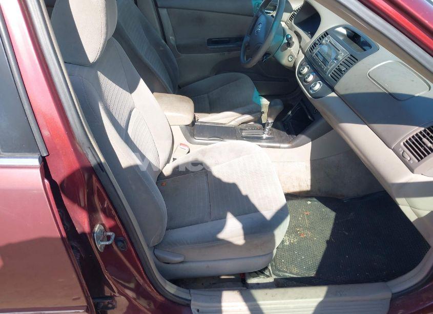 Photo 5 of 2005 Toyota Camry LE (VIN 4T1BE32K35U013654)