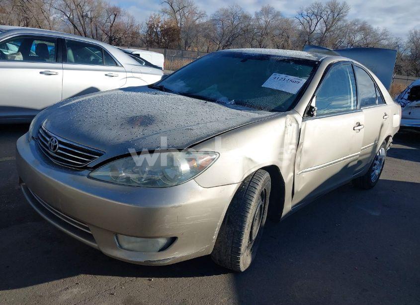 Photo 2 of 2005 Toyota Camry XLE (VIN 4T1BE32K35U062661)
