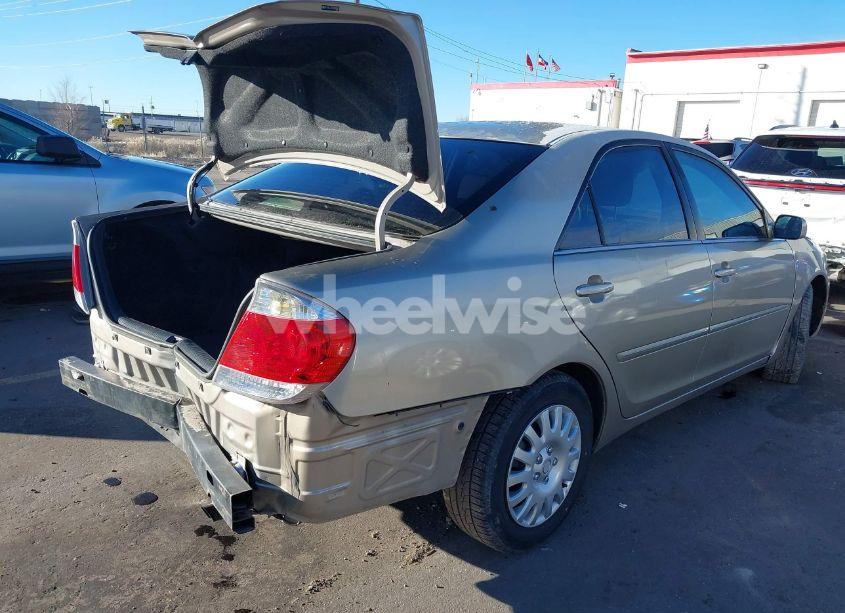 Photo 4 of 2005 Toyota Camry XLE (VIN 4T1BE32K35U062661)