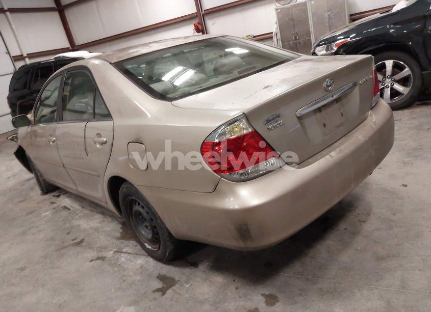 Photo 3 of 2005 Toyota Camry LE (VIN 4T1BE32K35U083199)