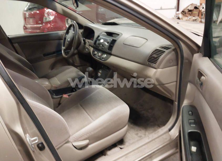 Photo 5 of 2005 Toyota Camry LE (VIN 4T1BE32K35U083199)