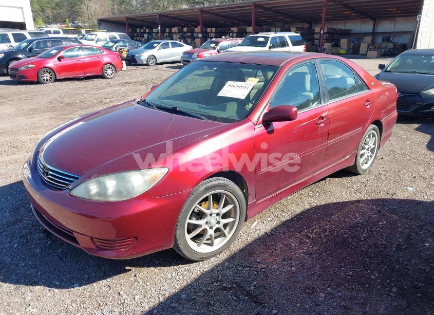 Photo 2 of 2005 Toyota Camry LE/XLE/SE (VIN 4T1BE32K35U087186)