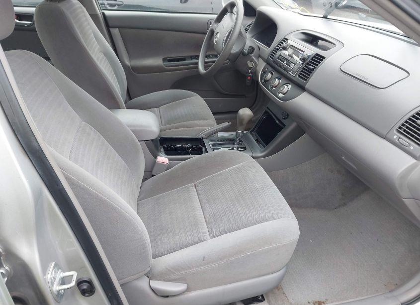 Photo 5 of 2005 Toyota Camry LE (VIN 4T1BE32K35U416923)