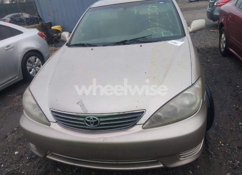 Photo 10 of 2005 Toyota Camry LE (VIN 4T1BE32K35U422351)