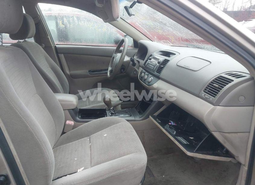 Photo 5 of 2005 Toyota Camry LE (VIN 4T1BE32K35U422351)