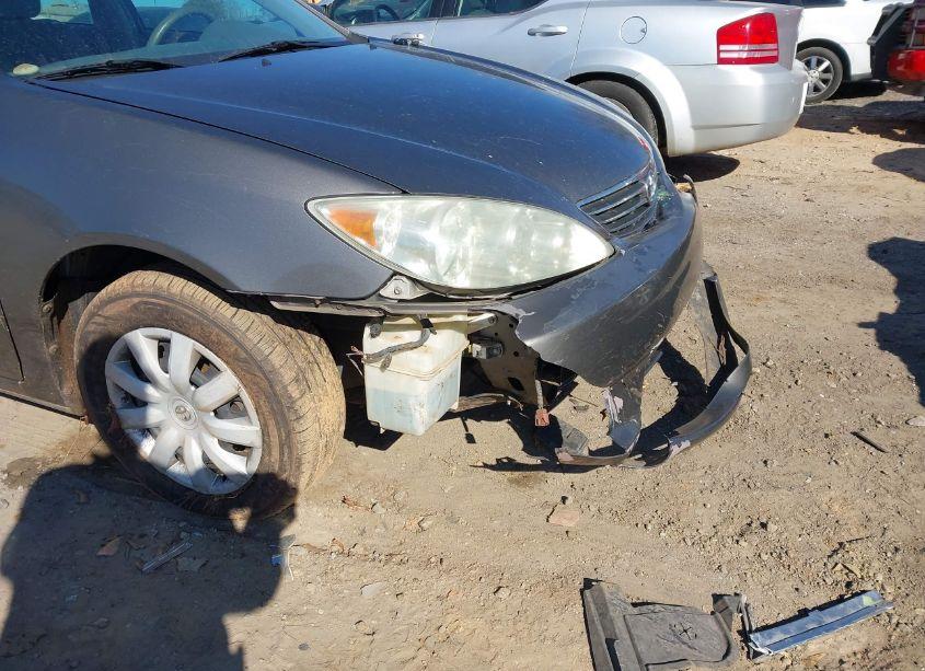 Photo 12 of 2005 Toyota Camry STD (VIN 4T1BE32K35U502619)