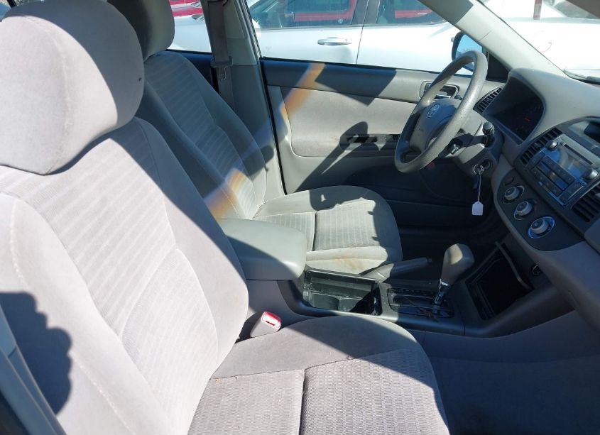 Photo 5 of 2005 Toyota Camry STD (VIN 4T1BE32K35U502619)